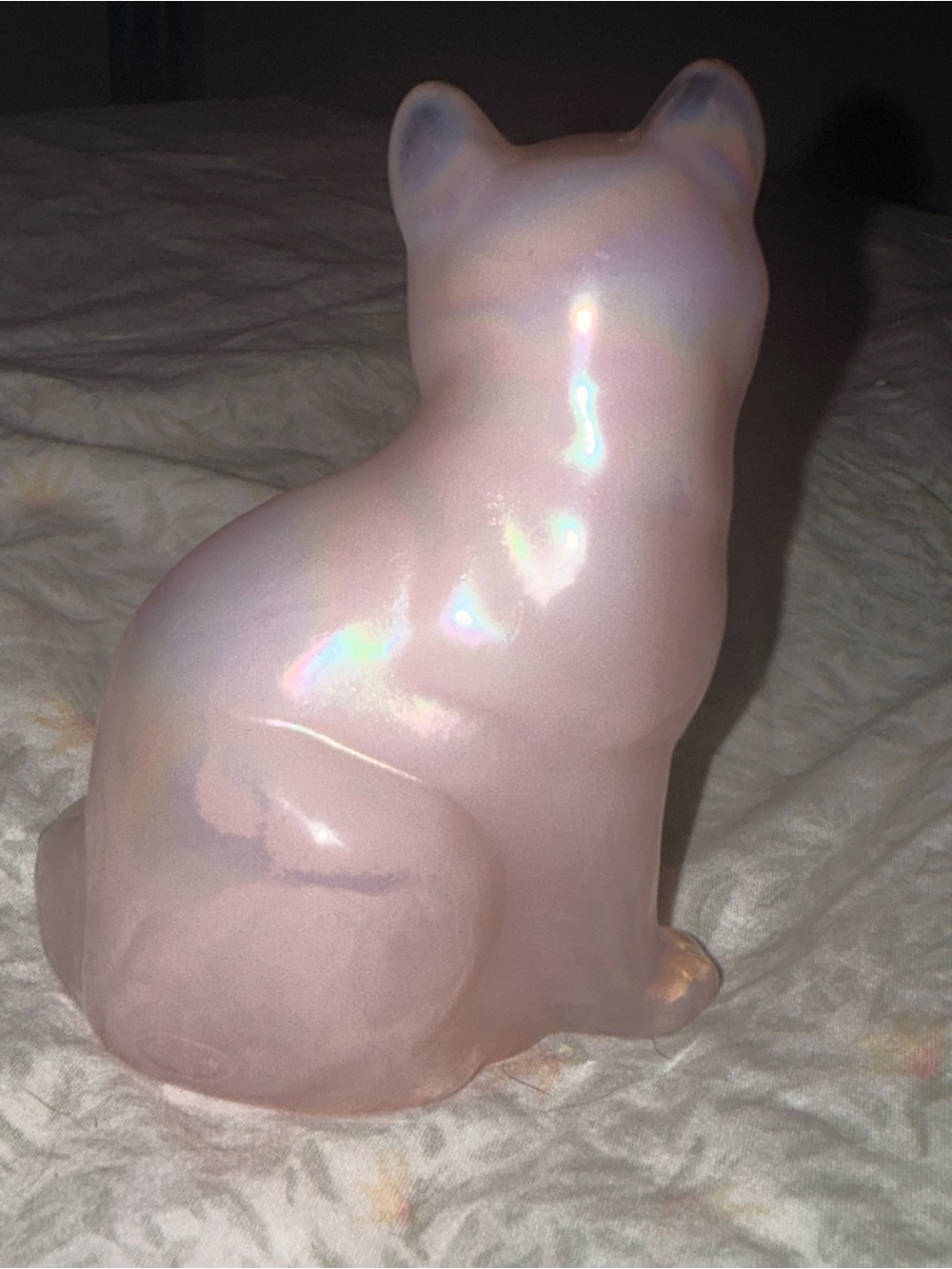 Fenton Iridescent Pink Glass Cat Figurine - Picture 2 of 3